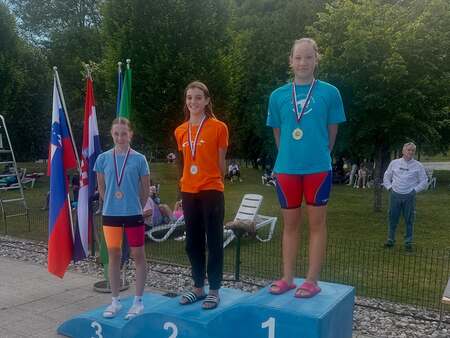 Ravenski plavalci z odlično bero medalj na Pokalu Krško (1)